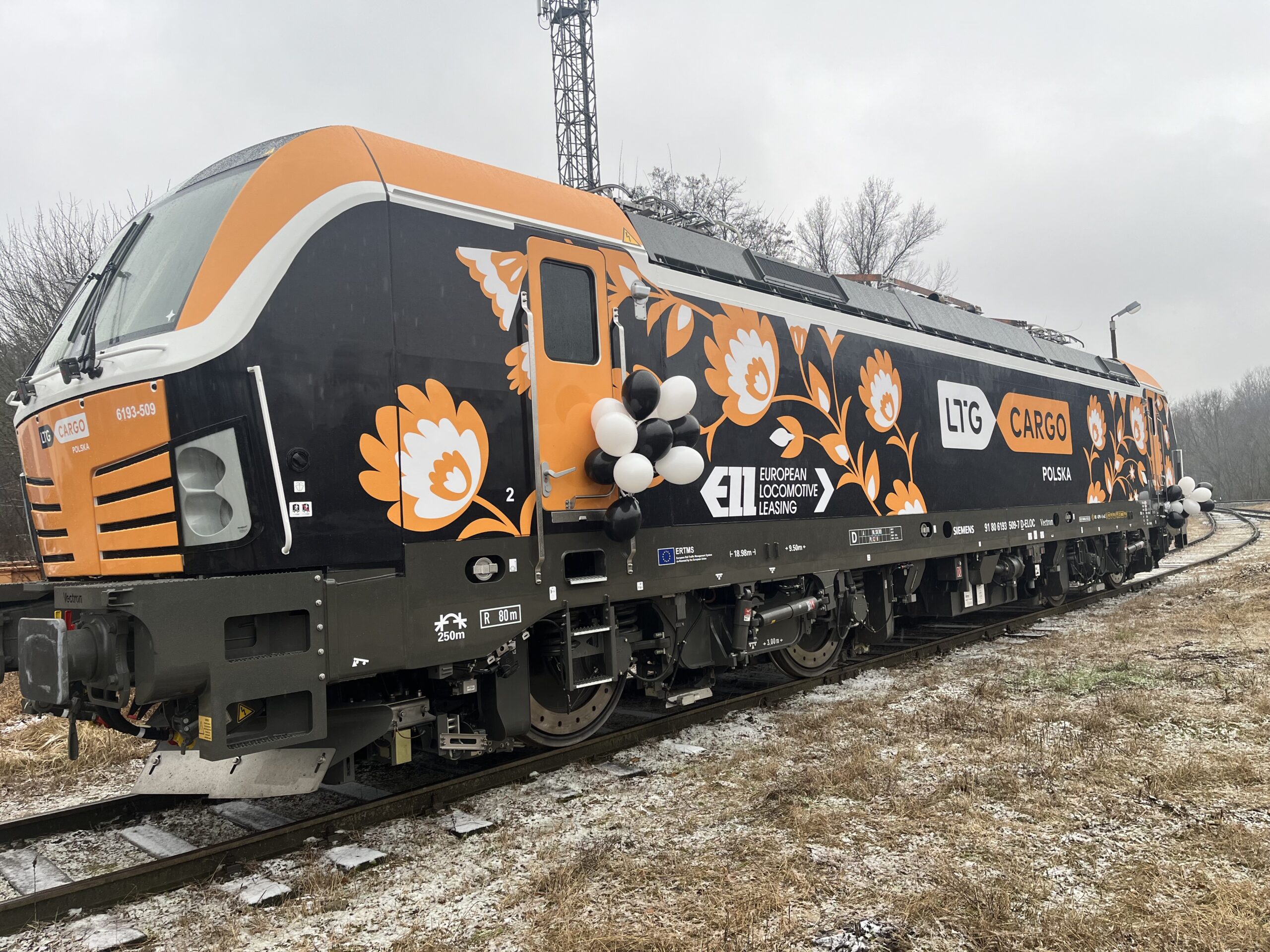 LTG Cargo Polska has taken delivery of a new Siemens Vectron locomotive